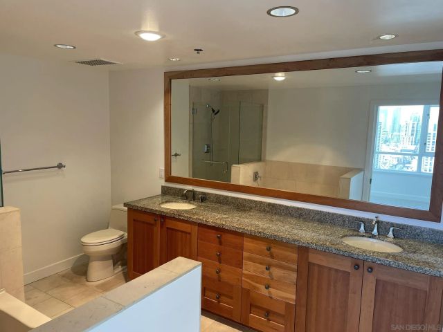 700 W Harbor 2501, San Diego, CA 92101