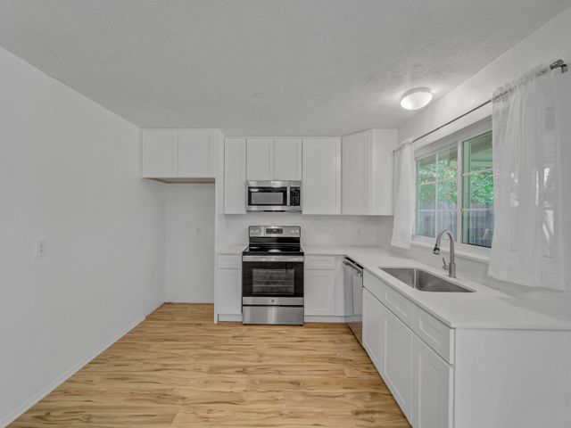 647 Price Drive, Lewisville, TX 75067