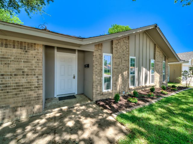647 Price Drive, Lewisville, TX 75067