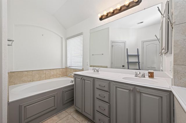 8542 Lighthouse Lake Lane, Humble, TX 77346