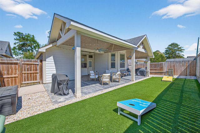 8542 Lighthouse Lake Lane, Humble, TX 77346