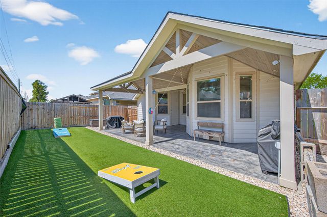 8542 Lighthouse Lake Lane, Humble, TX 77346