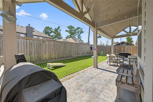 8542 Lighthouse Lake Lane, Humble, TX 77346