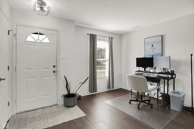 216 Creekside Drive, Danville, IN 46122