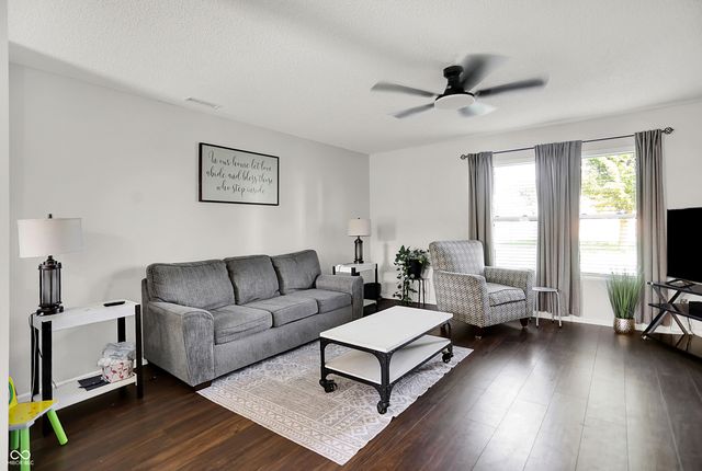 216 Creekside Drive, Danville, IN 46122