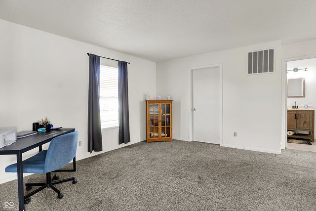 216 Creekside Drive, Danville, IN 46122