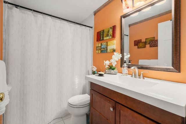 11 Country Rd, Brookline, MA 02467