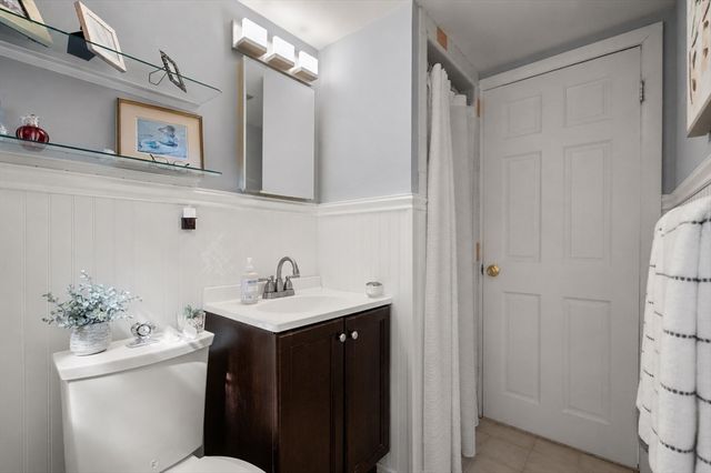 11 Country Rd, Brookline, MA 02467
