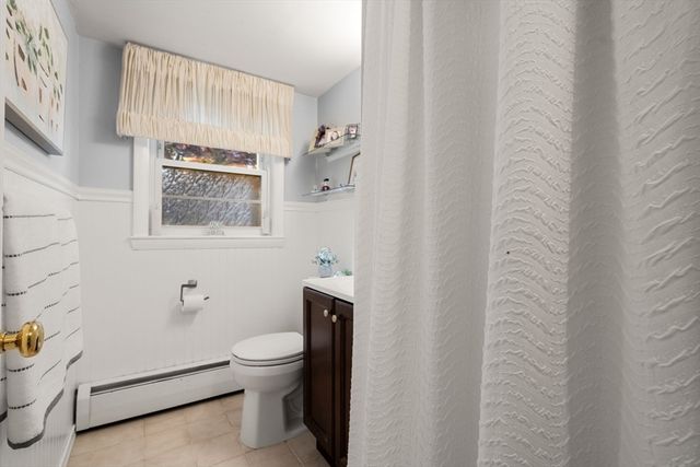 11 Country Rd, Brookline, MA 02467
