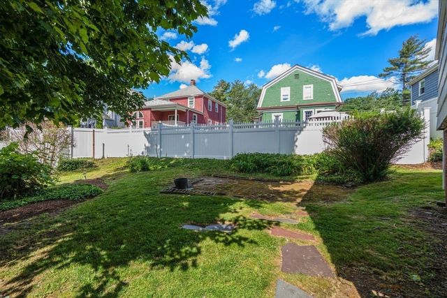 11 Country Rd, Brookline, MA 02467