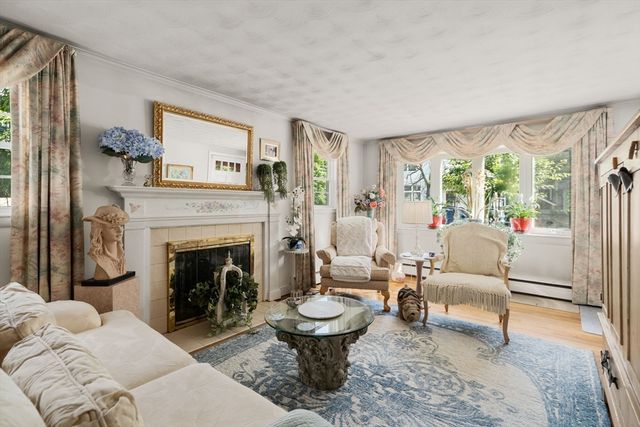 11 Country Rd, Brookline, MA 02467