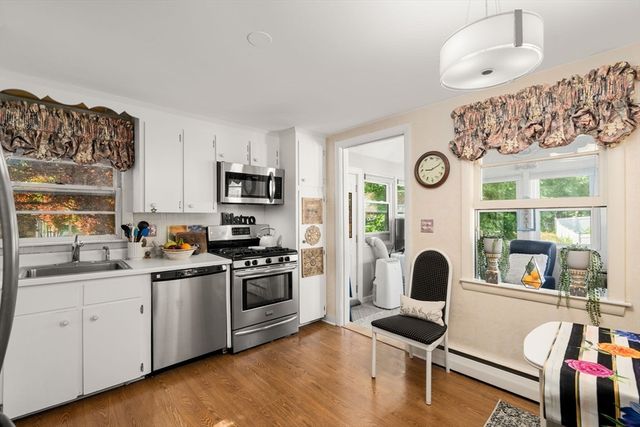 11 Country Rd, Brookline, MA 02467