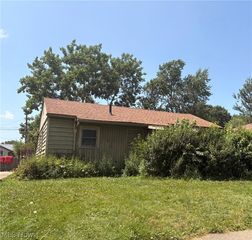 2017 Willowrow Avenue NE, Canton, OH 44705