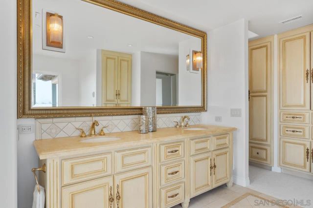 3235 Harbor View Dr, San Diego, CA 92106