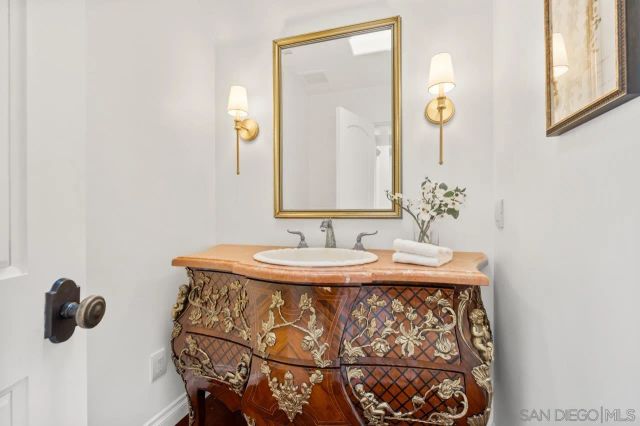 3235 Harbor View Dr, San Diego, CA 92106