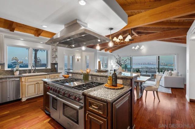 3235 Harbor View Dr, San Diego, CA 92106