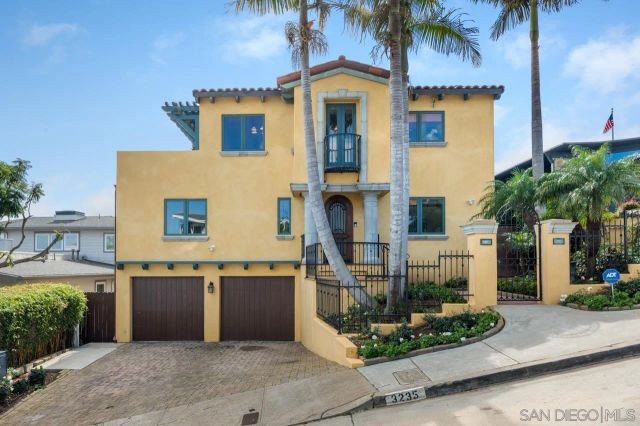 3235 Harbor View Dr, San Diego, CA 92106