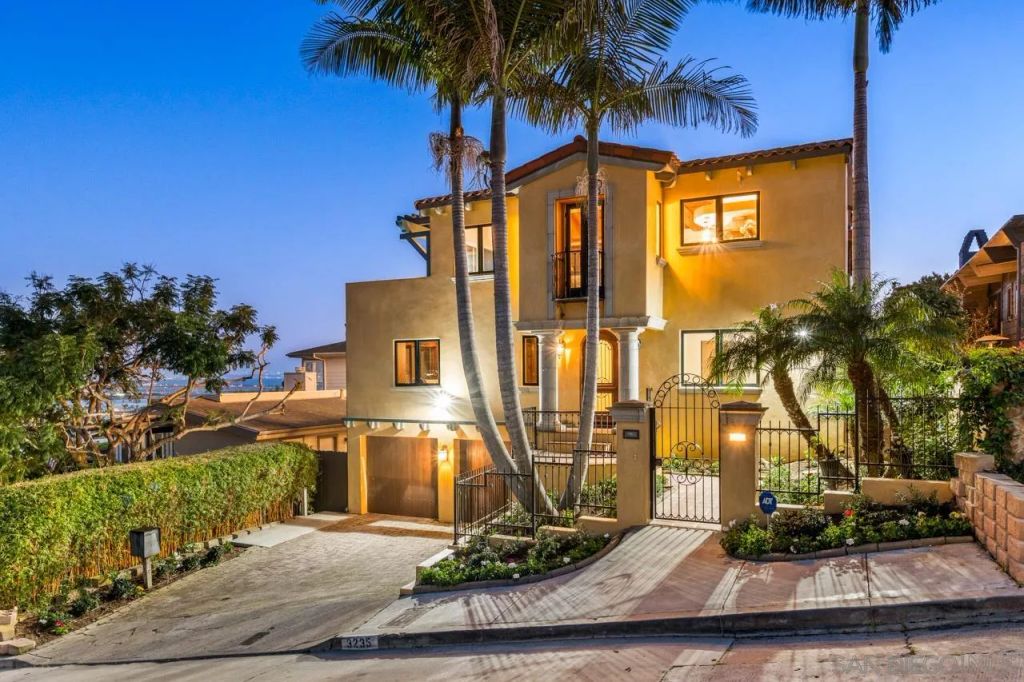 3235 Harbor View Dr, San Diego, CA 92106