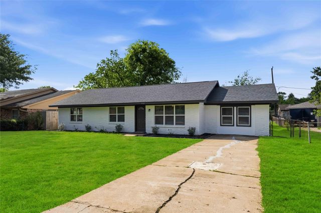 9723 Oldcrest Drive, Stafford, TX 77477