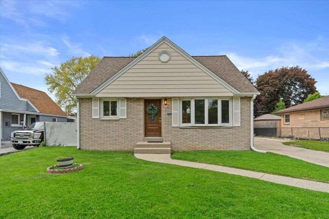 8706 W Arthur AVENUE, West Allis, WI 53227