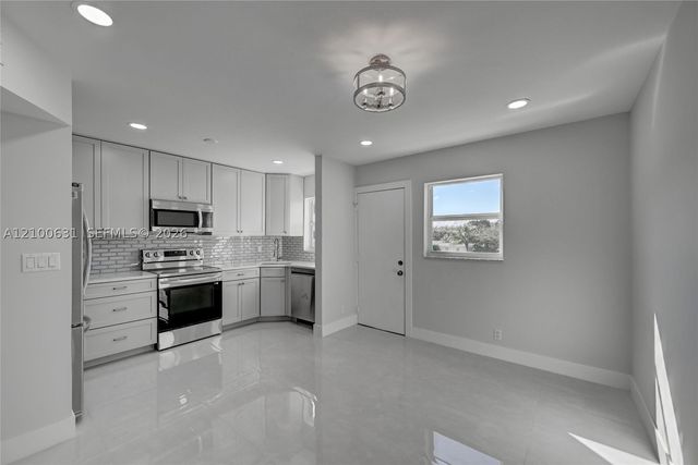 505 NE 20th Ave 211, Deerfield Beach, FL 33441
