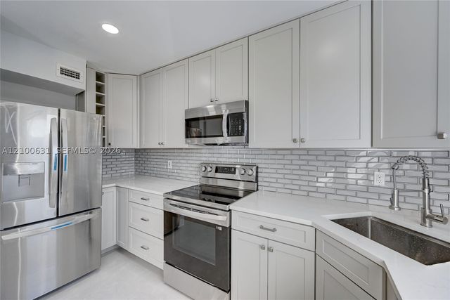 505 NE 20th Ave 211, Deerfield Beach, FL 33441