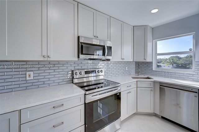 505 NE 20th Ave 211, Deerfield Beach, FL 33441