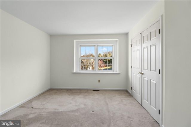 9 PARKSIDE DR, Elverson, PA 19520