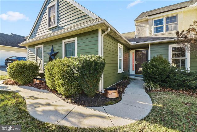 9 PARKSIDE DR, Elverson, PA 19520