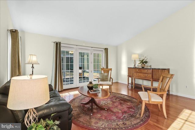 9 PARKSIDE DR, Elverson, PA 19520