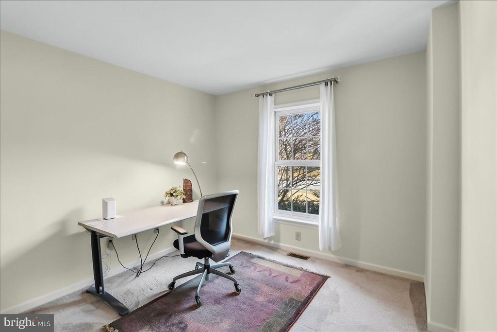 Image 15 of property listing at 9 PARKSIDE DR, Elverson, PA 19520