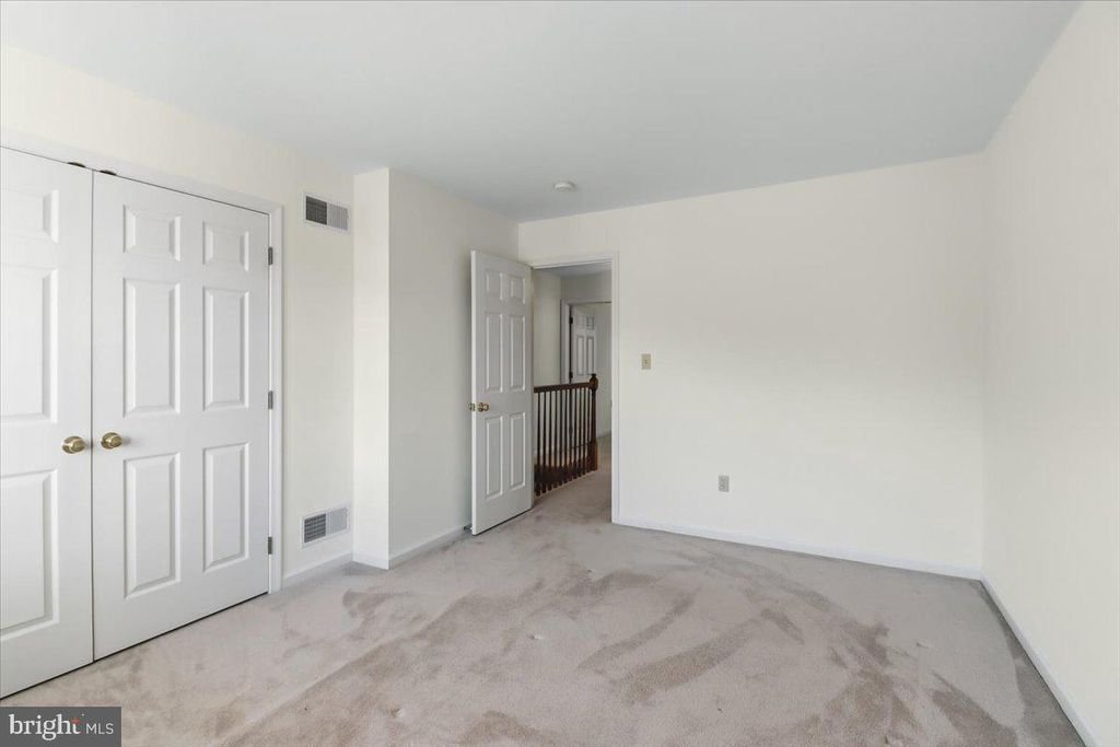 Image 21 of property listing at 9 PARKSIDE DR, Elverson, PA 19520