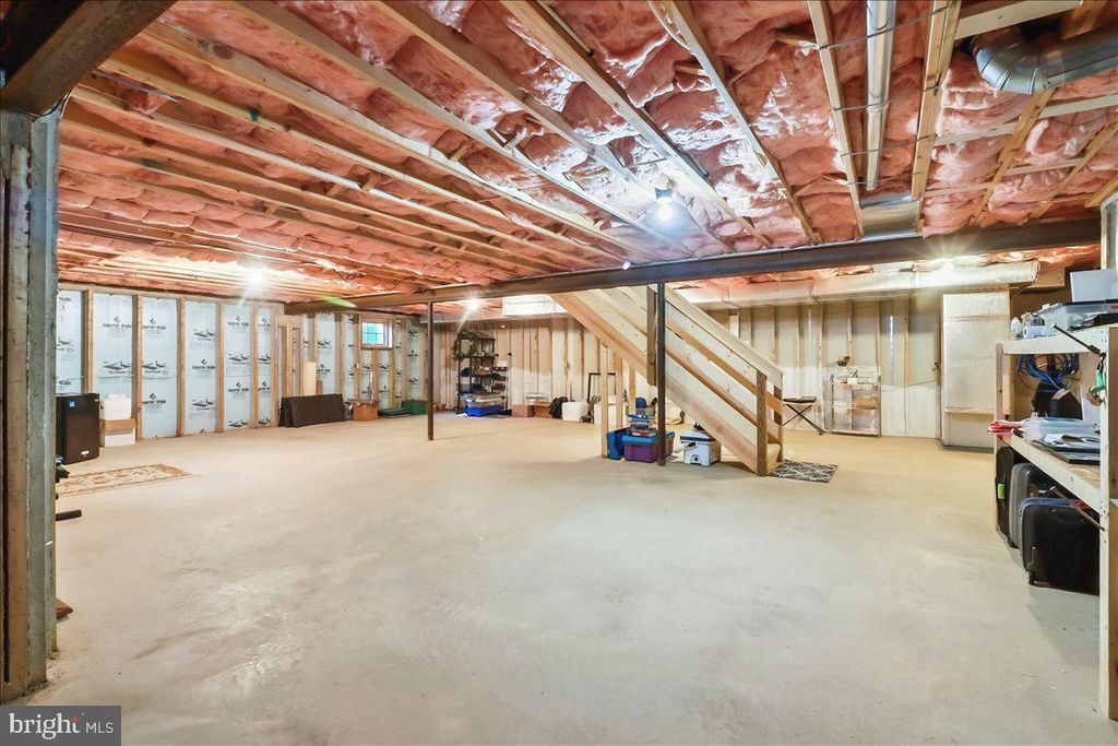 Image 23 of property listing at 9 PARKSIDE DR, Elverson, PA 19520