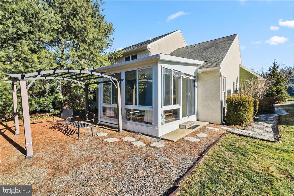 Image 25 of property listing at 9 PARKSIDE DR, Elverson, PA 19520