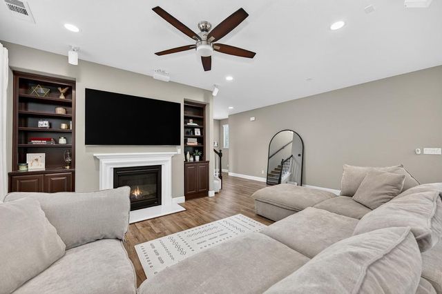 894 Blossom Rock Ln, Folsom, CA 95630