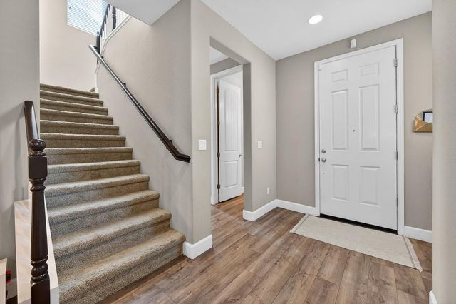 894 Blossom Rock Ln, Folsom, CA 95630