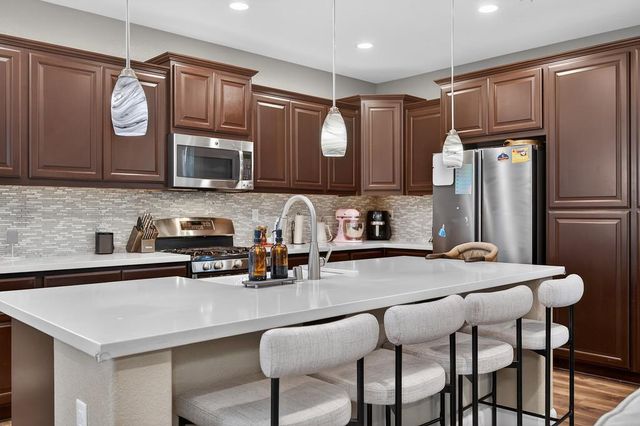 894 Blossom Rock Ln, Folsom, CA 95630