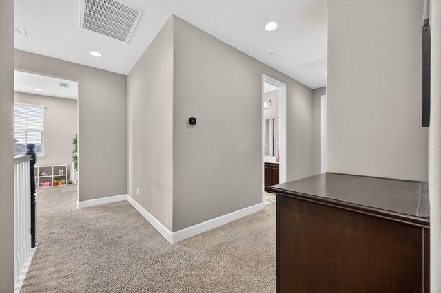 894 Blossom Rock Ln, Folsom, CA 95630