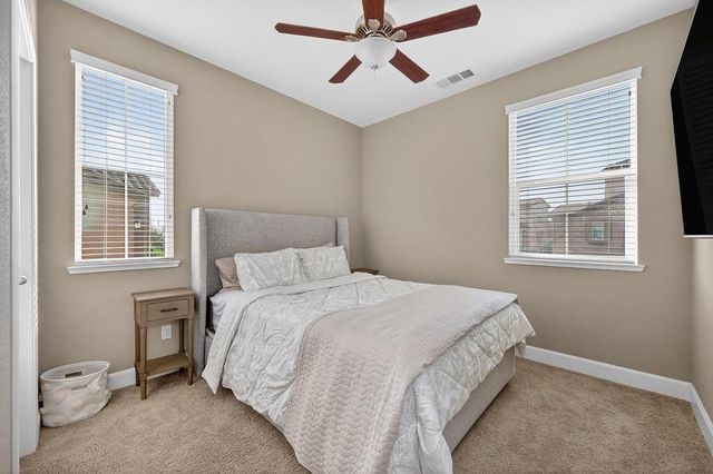 894 Blossom Rock Ln, Folsom, CA 95630