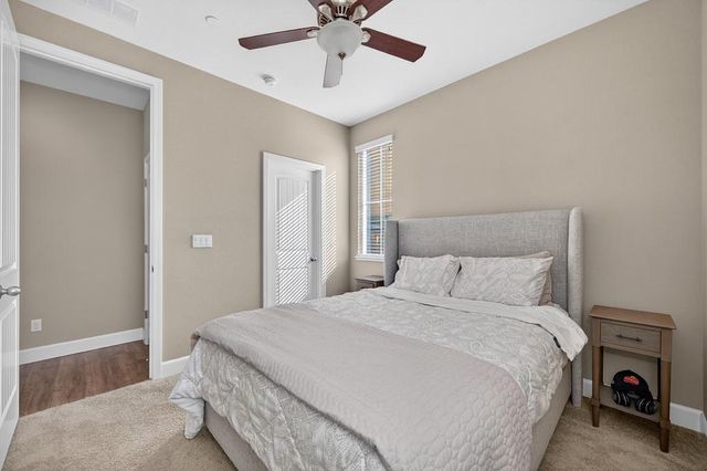 894 Blossom Rock Ln, Folsom, CA 95630