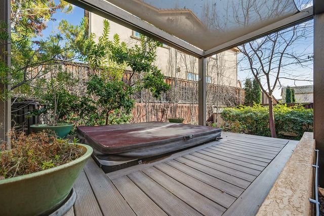 894 Blossom Rock Ln, Folsom, CA 95630