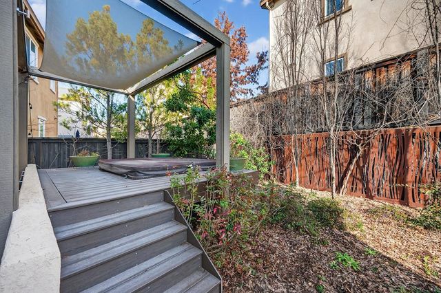 894 Blossom Rock Ln, Folsom, CA 95630