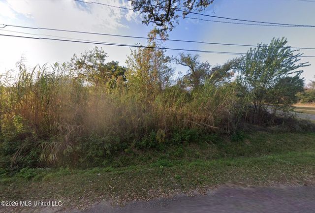 122 Dogwood Road, Bay Saint Louis, MS 39520