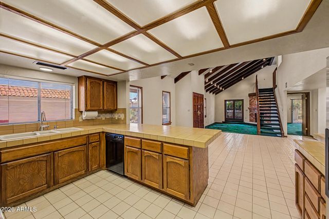 6555 N MARYLAND Circle, Phoenix, AZ 85013