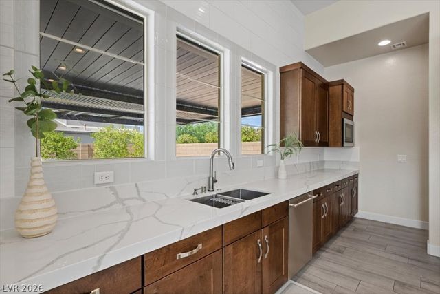8345 Mojave Creek Court, Las Vegas, NV 89113