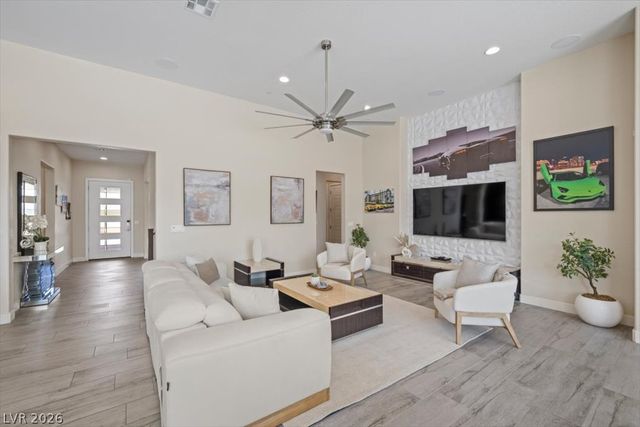 8345 Mojave Creek Court, Las Vegas, NV 89113