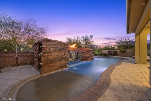 8345 Mojave Creek Court, Las Vegas, NV 89113