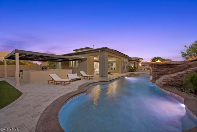 8345 Mojave Creek Court, Las Vegas, NV 89113