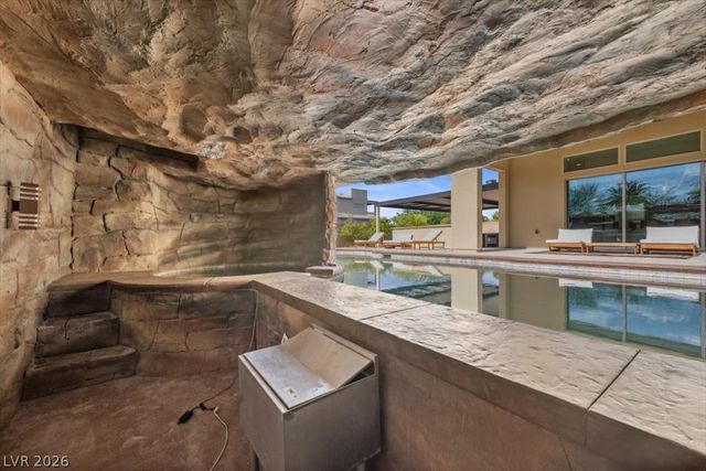 8345 Mojave Creek Court, Las Vegas, NV 89113