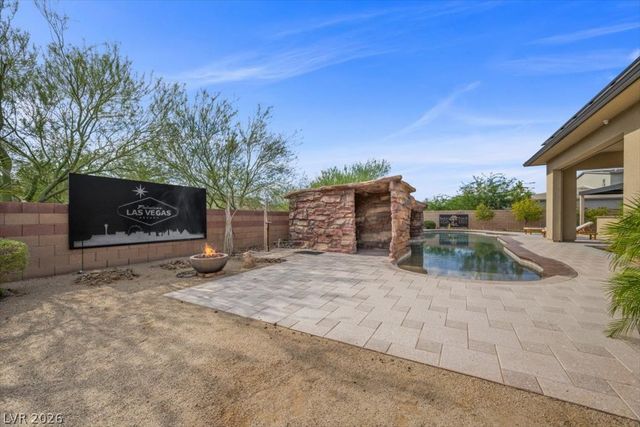 8345 Mojave Creek Court, Las Vegas, NV 89113